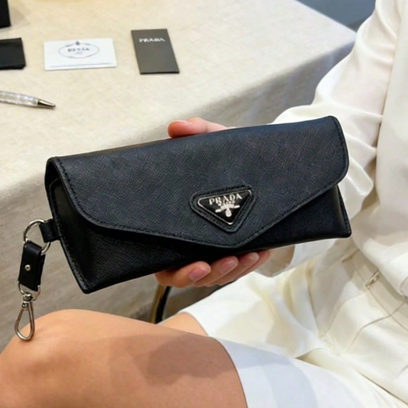 Prada Black Leather Eyeglass C - Women Bags Prada บทวิจารณ์และราคา