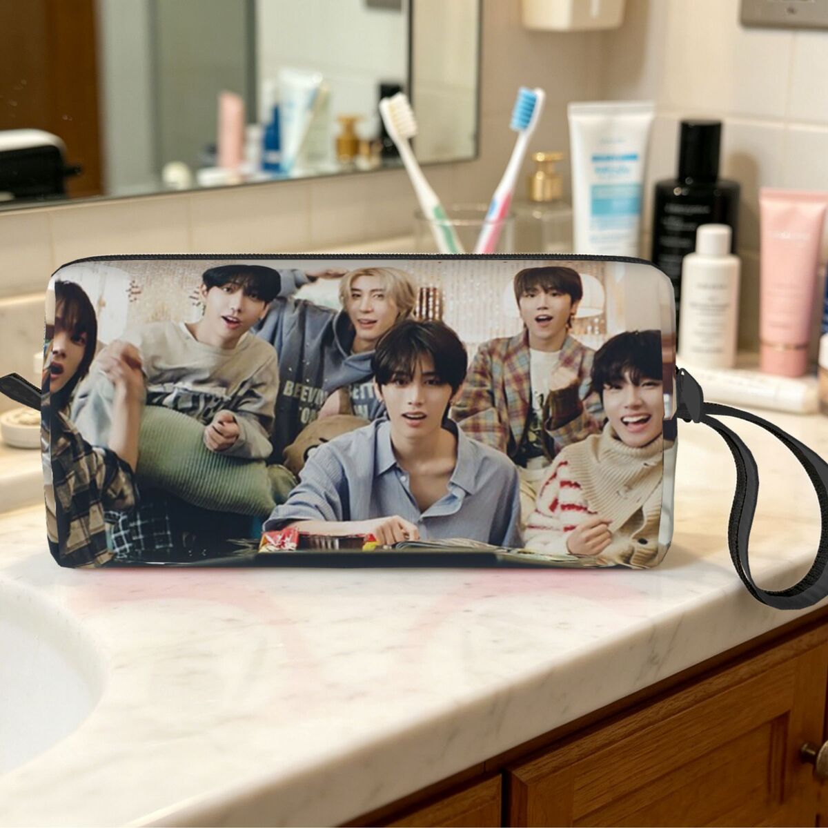 Boy Next Door KPOP Makeup Bag  - Women Bags Next บทวิจารณ์และราคา