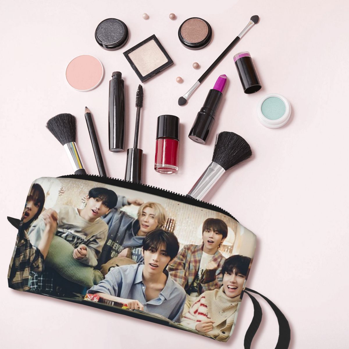 Boy Next Door KPOP Makeup Bag  - Women Bags Next บทวิจารณ์และราคา