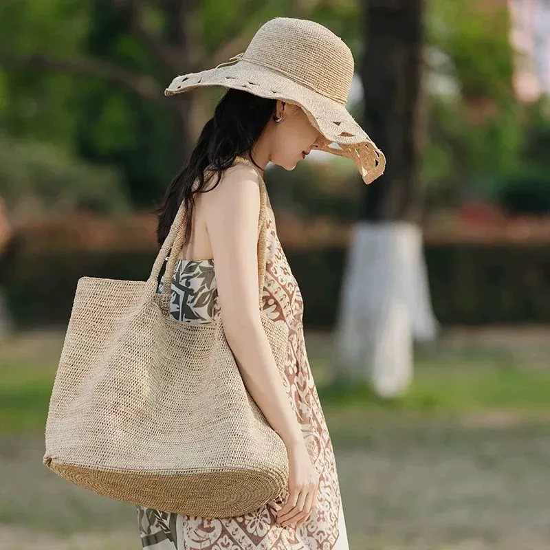 Premium raffia woven tote bag  - Women'S Raffia Bags บทวิจารณ์และราคา