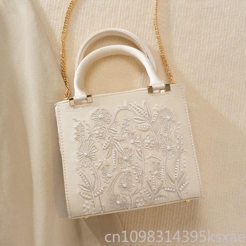 Embroidered Pearl Handbag Vint - Top Handle Structured บทวิจารณ์และราคา