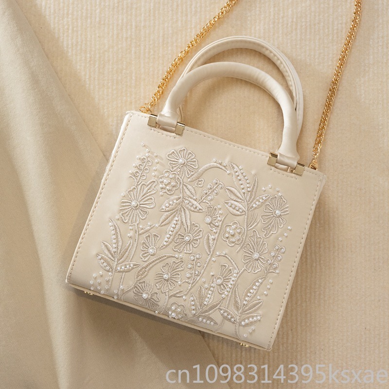 Embroidered Pearl Handbag Vint - Top Handle Structured บทวิจารณ์และราคา
