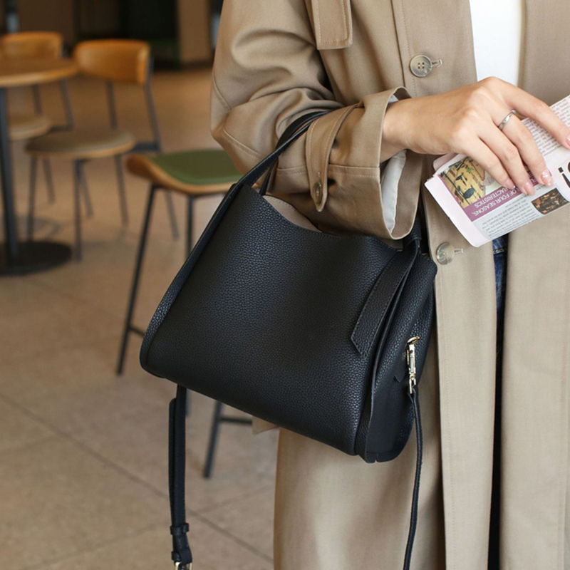BURMINSA Genuine Pebbled Leath - Top Handle Structured บทวิจารณ์และราคา